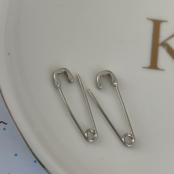 925 sterling silver Safety Pin Earrings - Picture 5 of 6